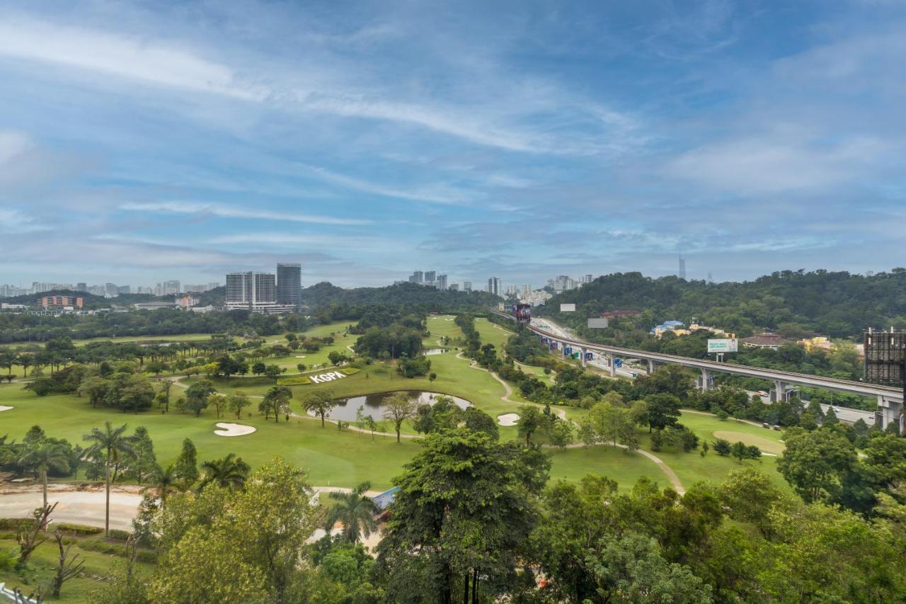 M Resort & Hotel Куала-Лумпур Экстерьер фото View of the golf course